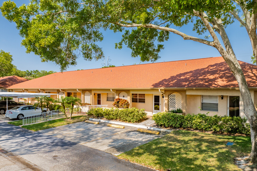 Azalea Woods in Clearwater, FL - Building Photo