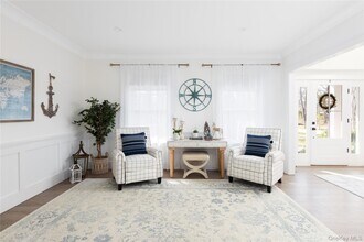 50 N Quarter Rd in Westhampton, NY - Building Photo - Building Photo