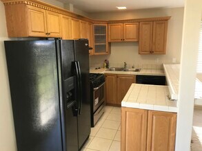 524 Francisca N Ave, Unit 4B in Redondo Beach, CA - Building Photo - Building Photo