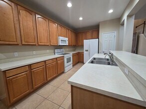 1122 Toluke Point in Orlando, FL - Building Photo - Building Photo