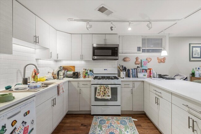 property at 3249 N Seminary Ave