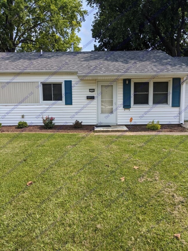 1726 Anita Dr in Champaign, IL - Building Photo - Building Photo