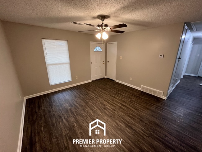 5017 Penwood Cove in Memphis, TN - Building Photo - Building Photo