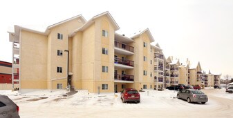 Pointe III Condominium Complex in Edmonton, AB - Building Photo