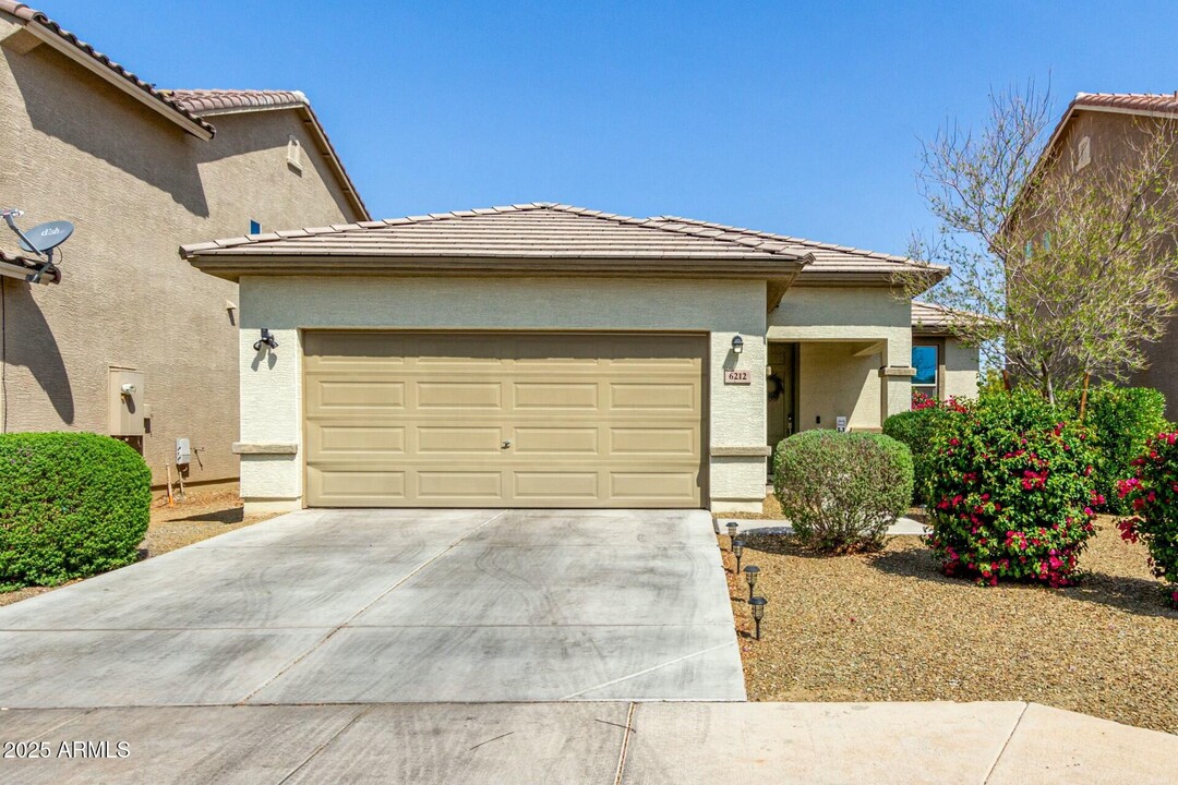 6212 W Orchid Ln in Glendale, AZ - Building Photo