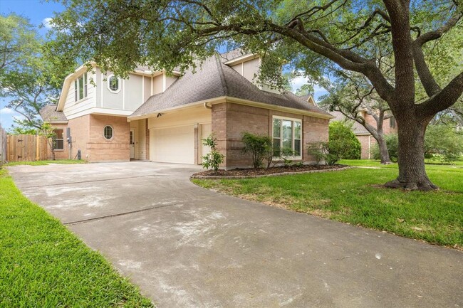 5315 Sunbright Ct in Houston, TX - Foto de edificio - Building Photo