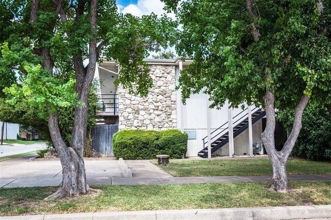 3336 W 6th St-Unit -D in Fort Worth, TX - Building Photo - Building Photo