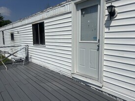 1528 Apache Dr in Marion, IA - Building Photo