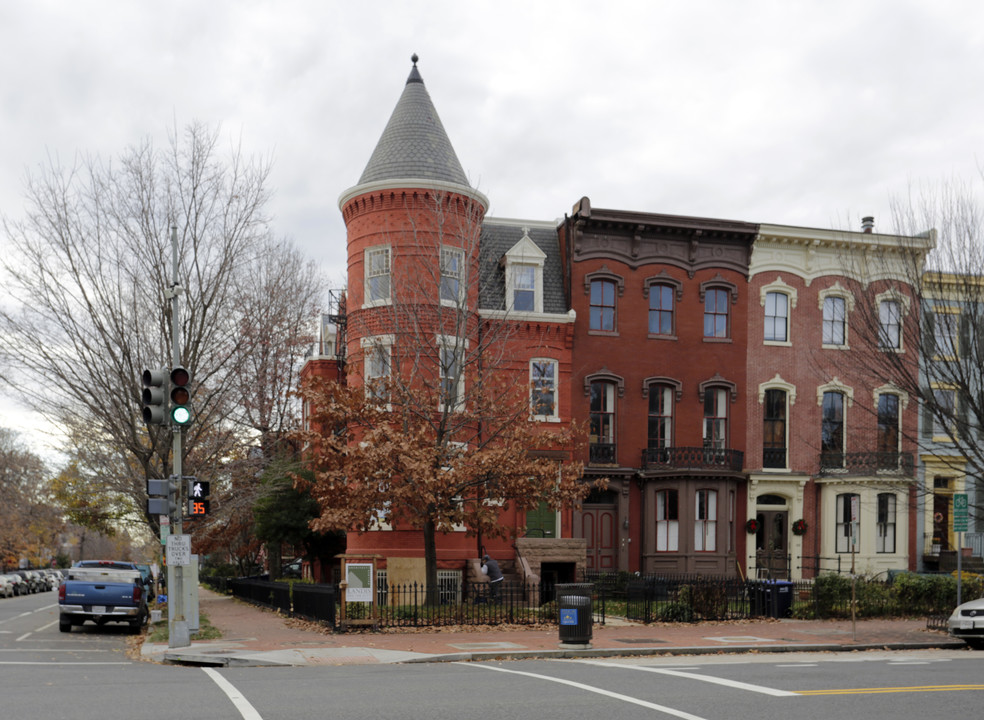 329 East Capitol St NE in Washington, DC - Building Photo