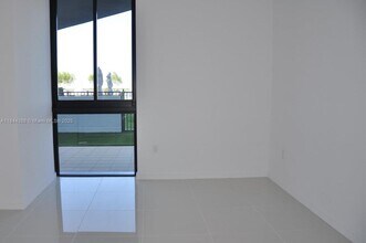 5300 NW 85th Ave in Doral, FL - Building Photo - Building Photo