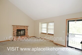 8503 Sarah Ln in Pleasant Valley, MO - Building Photo - Building Photo