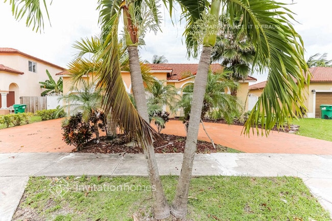 5851 SW 163rd Pl, Unit B in Miami, FL - Building Photo - Building Photo