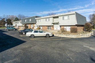 Madison Links Apartments in Peoria, IL - Building Photo - Building Photo