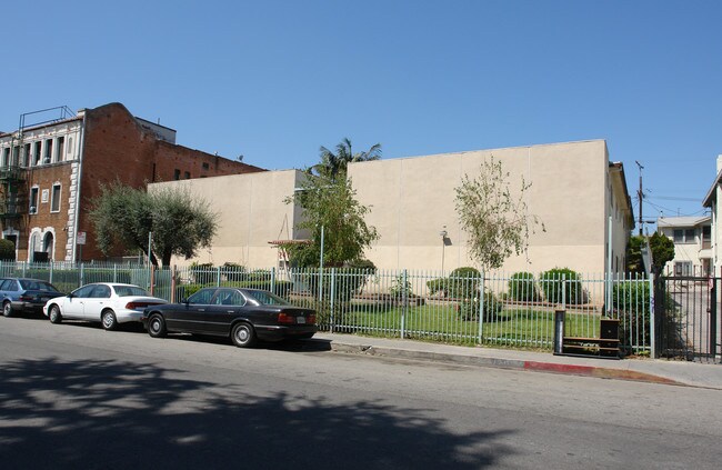 241 S Alexandria Ave in Los Angeles, CA - Foto de edificio - Building Photo