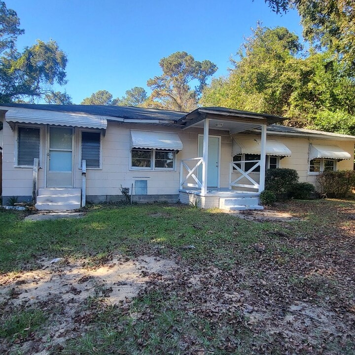 112 Circle Dr in East Dublin, GA - Building Photo