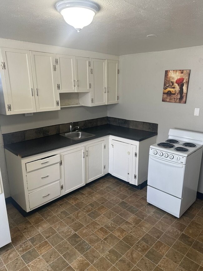 303 Ivy St in Nampa, ID - Building Photo - Building Photo