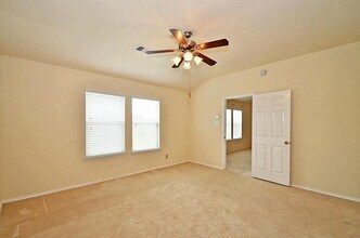 5327 Stonegate Dr in Richmond, TX - Building Photo - Building Photo