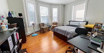 108 Central St, Unit #2 in Somerville, MA - Building Photo - Building Photo