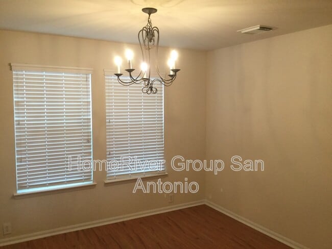 802 Amber Knoll in San Antonio, TX - Building Photo - Building Photo