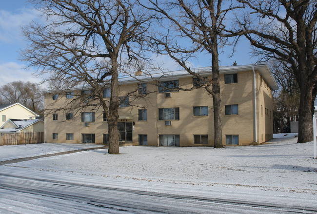 Aspen Court Apartments in Fridley, MN - Building Photo - Building Photo