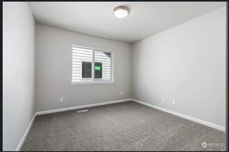 16210 9th Ave E in Spanaway, WA - Building Photo - Building Photo