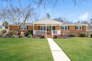 301 Kingsberry Dr in Easley, SC - Building Photo