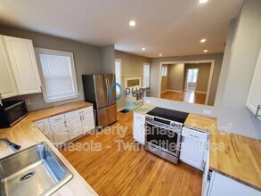 18 W 33rd St in Minneapolis, MN - Building Photo - Building Photo