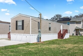 3031 Bay Oaks Harbor Dr in Baytown, TX - Building Photo - Building Photo