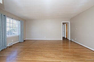 2470 Eggert Rd in Tonawanda, NY - Building Photo - Building Photo