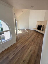 381 Bay View Terrace in Costa Mesa, CA - Building Photo - Building Photo