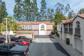 Canyon Hills Condominiums in Orange, CA - Building Photo - Building Photo