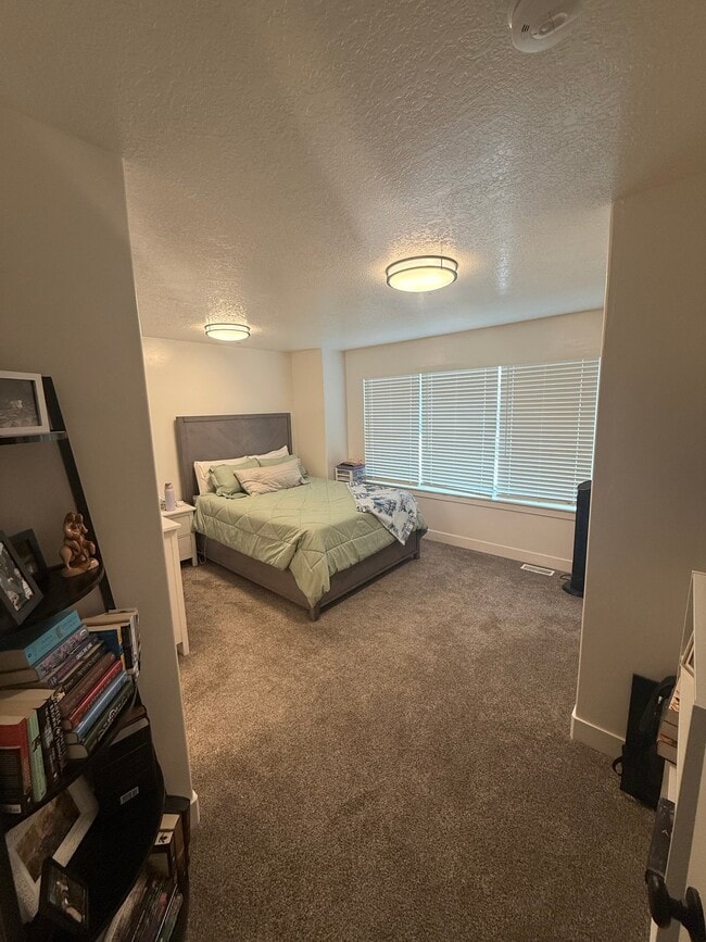 property at 635 E 40th St S