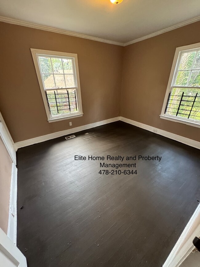 property at 1220 Sylvian Dr