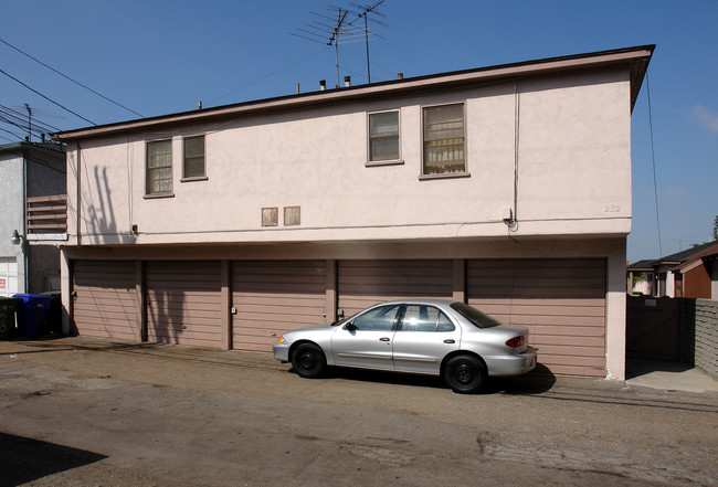 232 N Locust St in Inglewood, CA - Building Photo - Building Photo