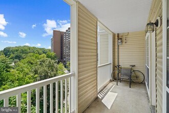 4551 Strutfield Ln in Alexandria, VA - Building Photo - Building Photo