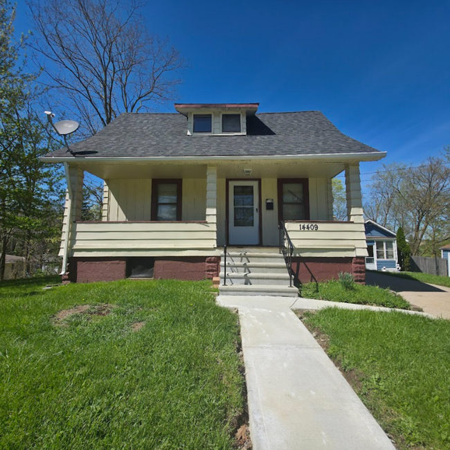 property at 14409 Elm St