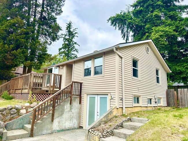 property at 15224 5th Ave NE