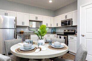 West Shire Ph 1 / West Shire Ph 2 in Ocala, FL - Building Photo