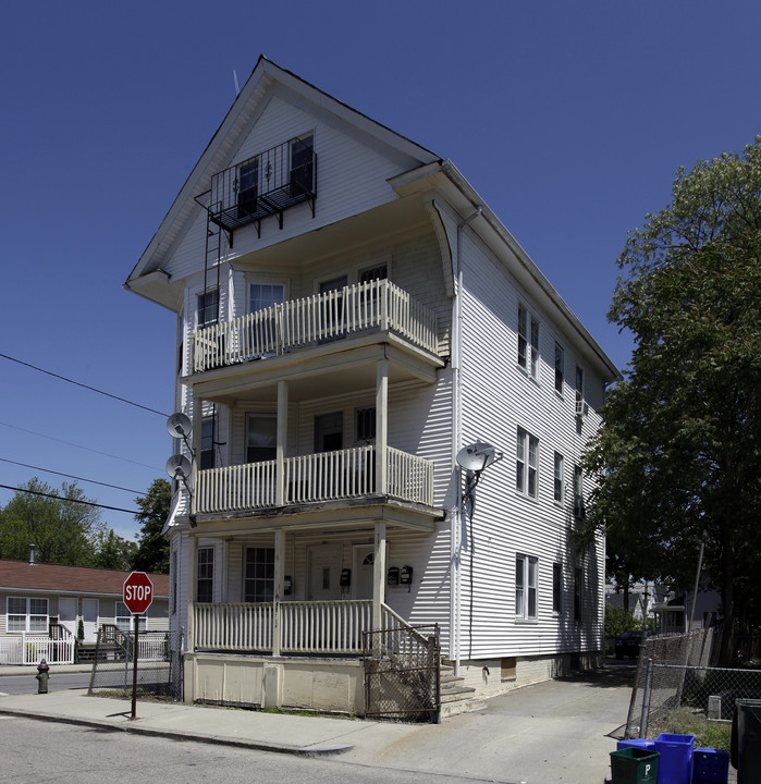 50 Burnside St in Providence, RI - Building Photo