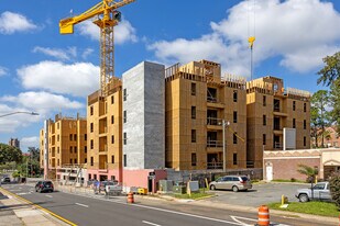 StateHouse Varsity in Tallahassee, FL - Building Photo