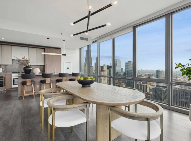 property at 122 N Green St
