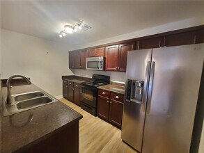 34 Fiore Dr in Savannah, GA - Foto de edificio - Building Photo