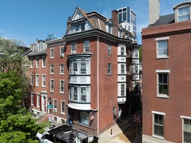 1121 Spruce St in Philadelphia, PA - Building Photo