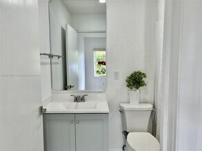 12024 SW 110th St Cir E in Miami, FL - Building Photo - Building Photo