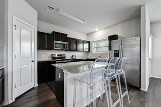 100 Comet Dr in Jarrell, TX - Building Photo - Building Photo
