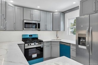 11 Barbara Dr in South Farmingdale, NY - Building Photo - Building Photo