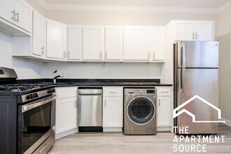 730 W Roscoe St, Unit 1N in Chicago, IL - Foto de edificio - Building Photo