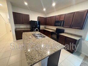 32997 Kaloko Rd in Zephyrhills, FL - Building Photo - Building Photo