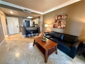 210 E Flamingo Rd, Unit 110 in Las Vegas, NV - Foto de edificio - Building Photo