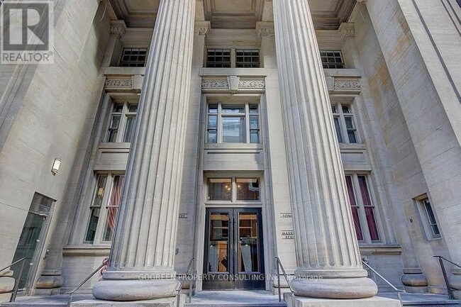 197 Yonge St in Toronto, ON - Building Photo - Building Photo